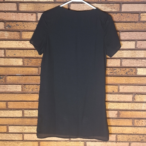 Everly Small Black and Red Geometric Seqin Mini Dress - Picture 4 of 5